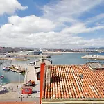 Puerto Deportivo Cimadevilla Daire