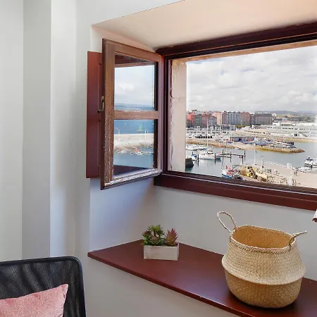 Puerto Deportivo Cimadevilla Apartment Gijon