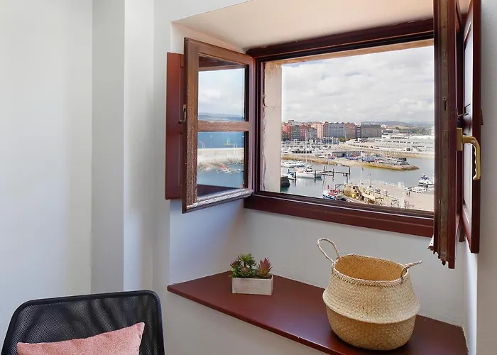 Puerto Deportivo Cimadevilla Апартаменти Хіхон