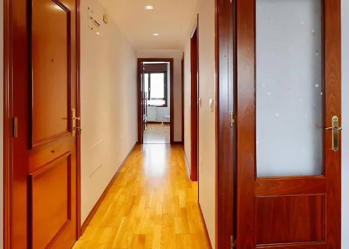 Puerto Deportivo Cimadevilla Апартаменти Хіхон