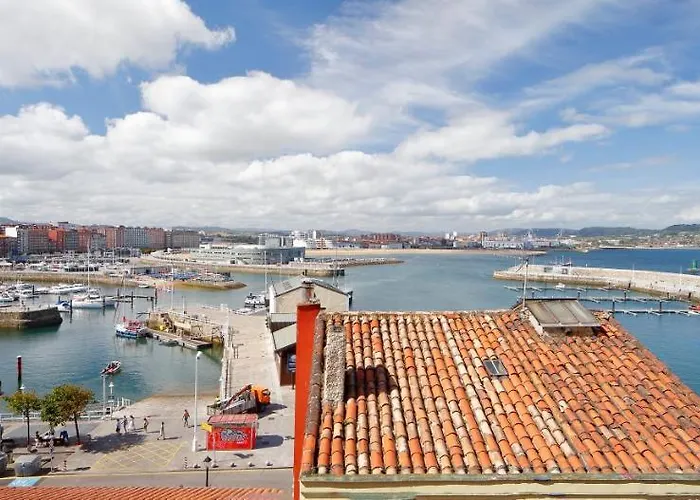 Puerto Deportivo Cimadevilla Апартаменти